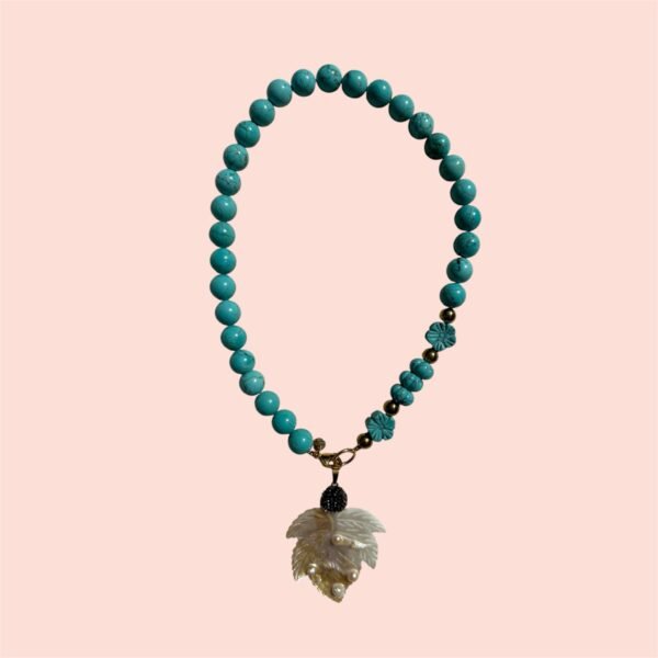 Shell la vie necklace